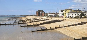 www.archibaldremoversandstorers.co.uk moving to Aldwick. Beach front image